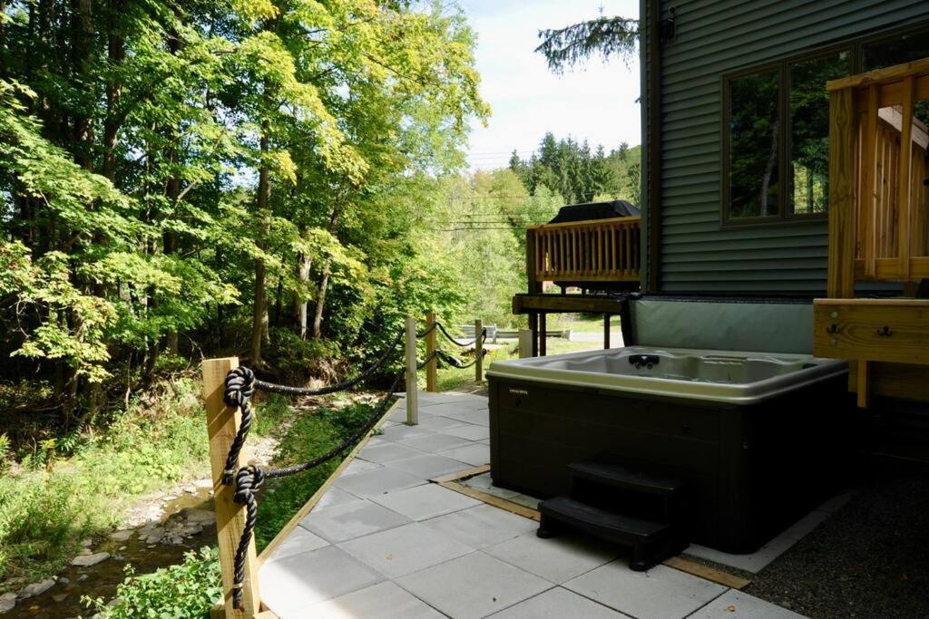 Ski Bike, Hike & Golf Townhouse W/ Hot Tub Villa Ellicottville Exterior photo